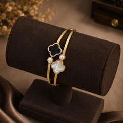 Noir Pearl Clover Bracelet