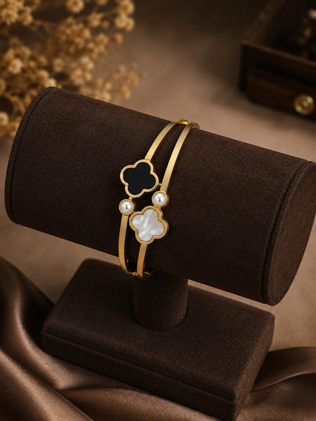 Noir Pearl Clover Bracelet