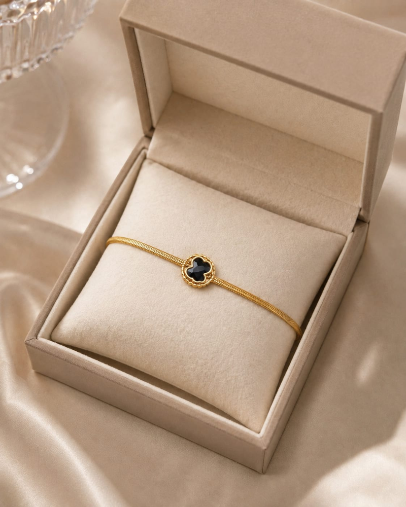 Midnight Clover Elegance Bracelet