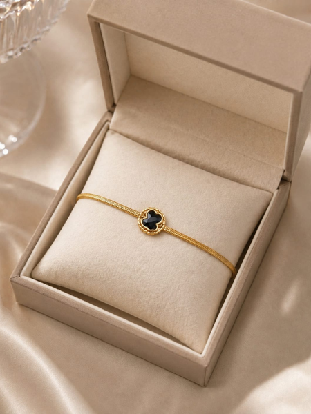 Midnight Clover Elegance Bracelet