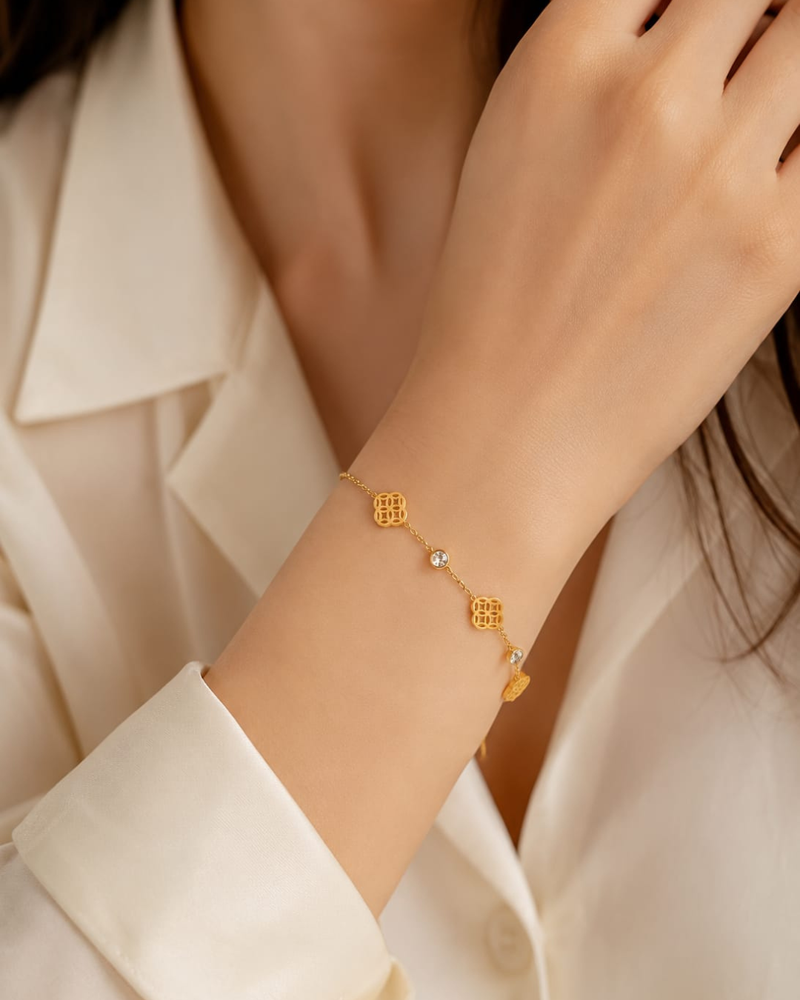 Golden Clover Sparkle Bracelet