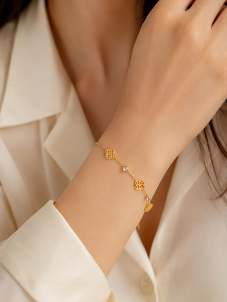 Golden Clover Sparkle Bracelet
