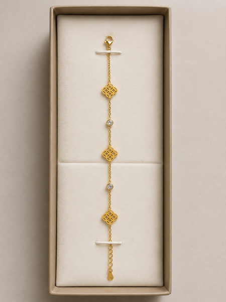 Golden Clover Sparkle Bracelet