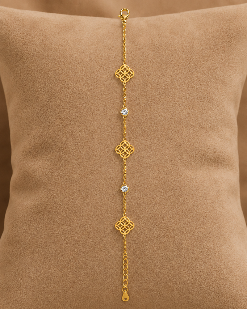 Golden Clover Sparkle Bracelet