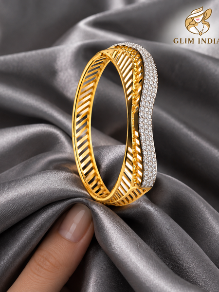 Sunehri Crystal Curve Bangle