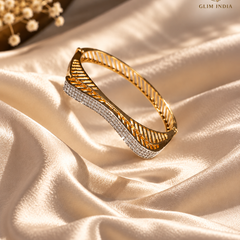 Sunehri Crystal Curve Bangle