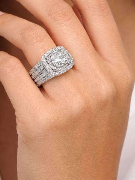 Crystal Halo Statement Ring with Multi-Layer Sparkle Design